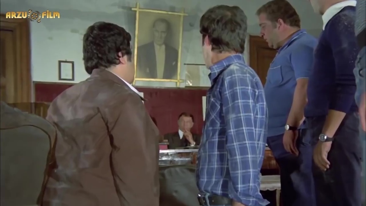 hababam-sinifi-tunel-kazma-sahnesi-2