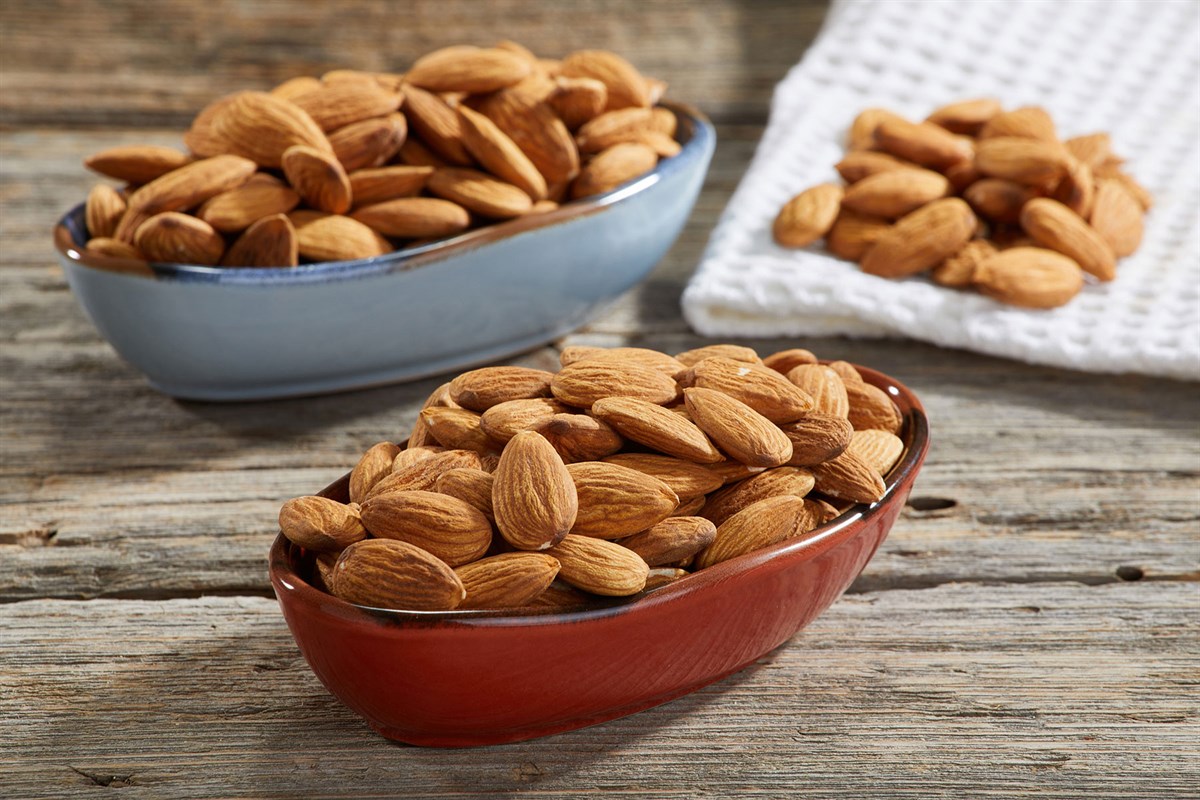 cig-badem-cig-kuruyemisler-85d4