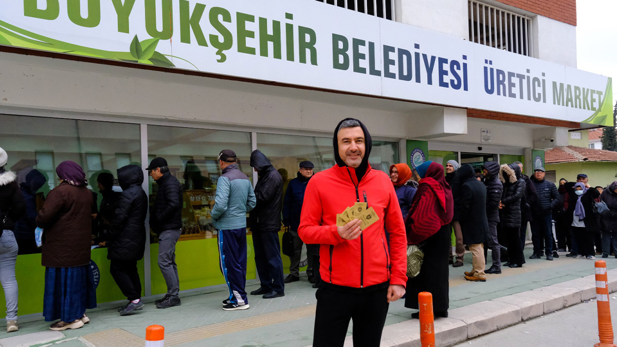 uretici-marketlerde-yerel-tohum-kuyrugu-6