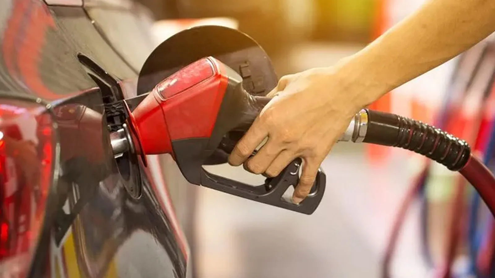 son-dakika-abdden-akaryakit-icin-korkutan-aciklama-fiyatlar-firlayacak-0a9m