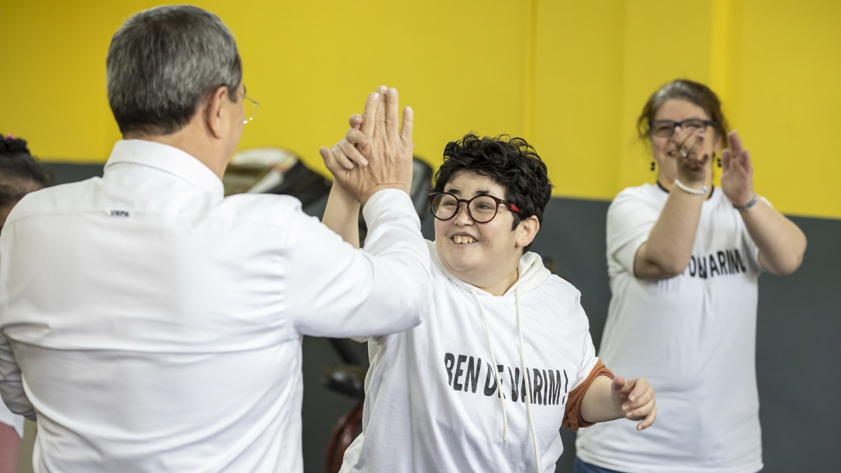 konak-engelsiz-yasam-koyunun-yeni-spor-salonu-faaliyete-gecti-3