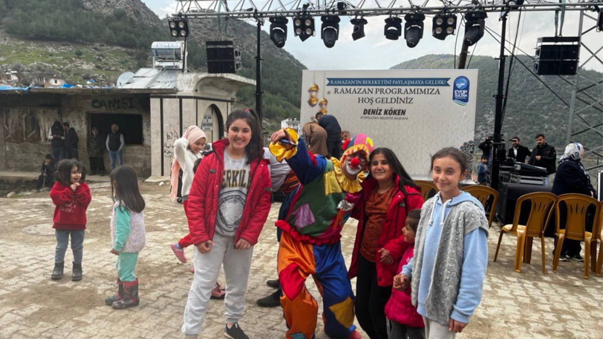 deprem-bolgesindeki-kardeslerimizle-gonul-sof