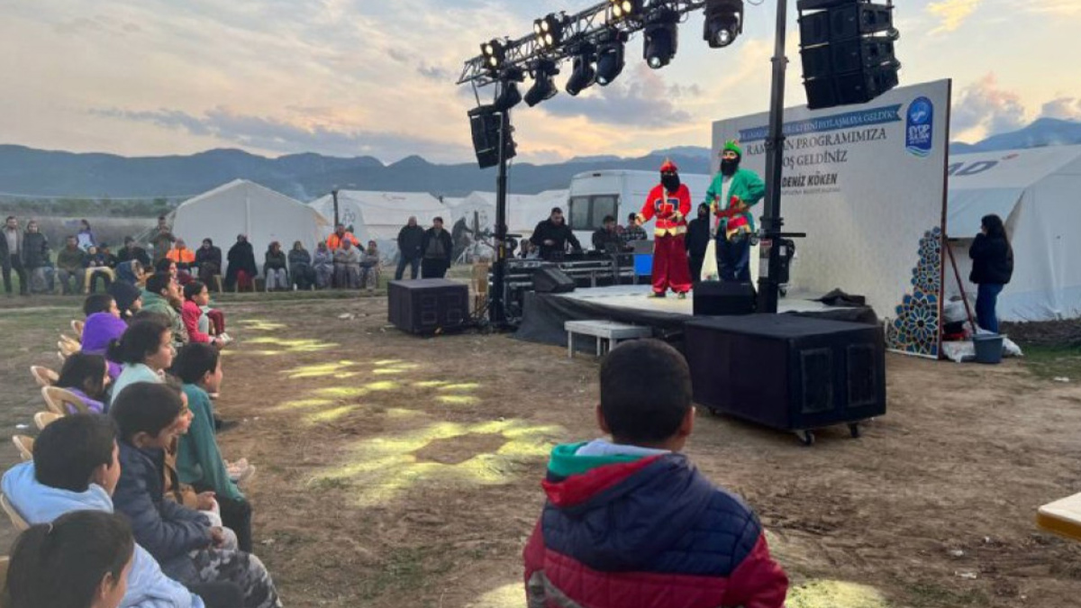 deprem-bolgesindeki-kardeslerimizle-gonul-sofrasii