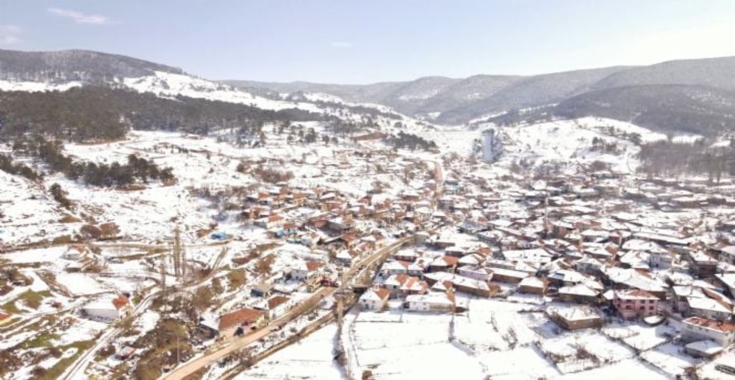 Balıkesir Sındırgı ve Denizli'de Kar Yağışı