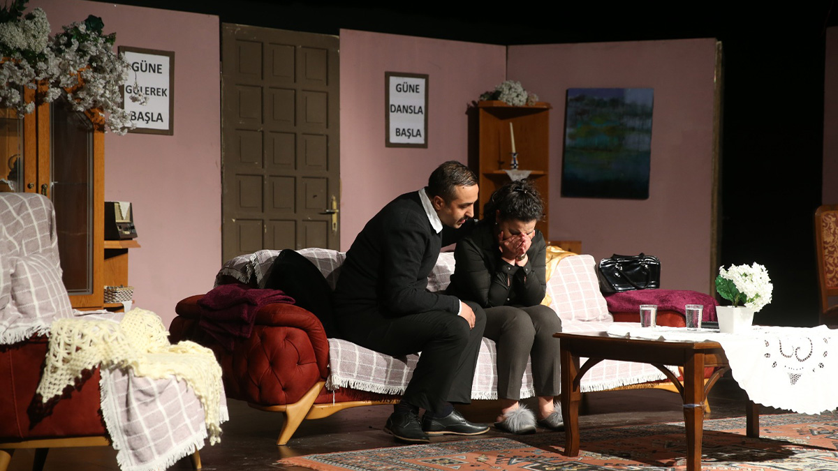 merkezefendi-kent-tiyatrosu-ikinci-kez-tiyatro-severlerle-bulusacak-3