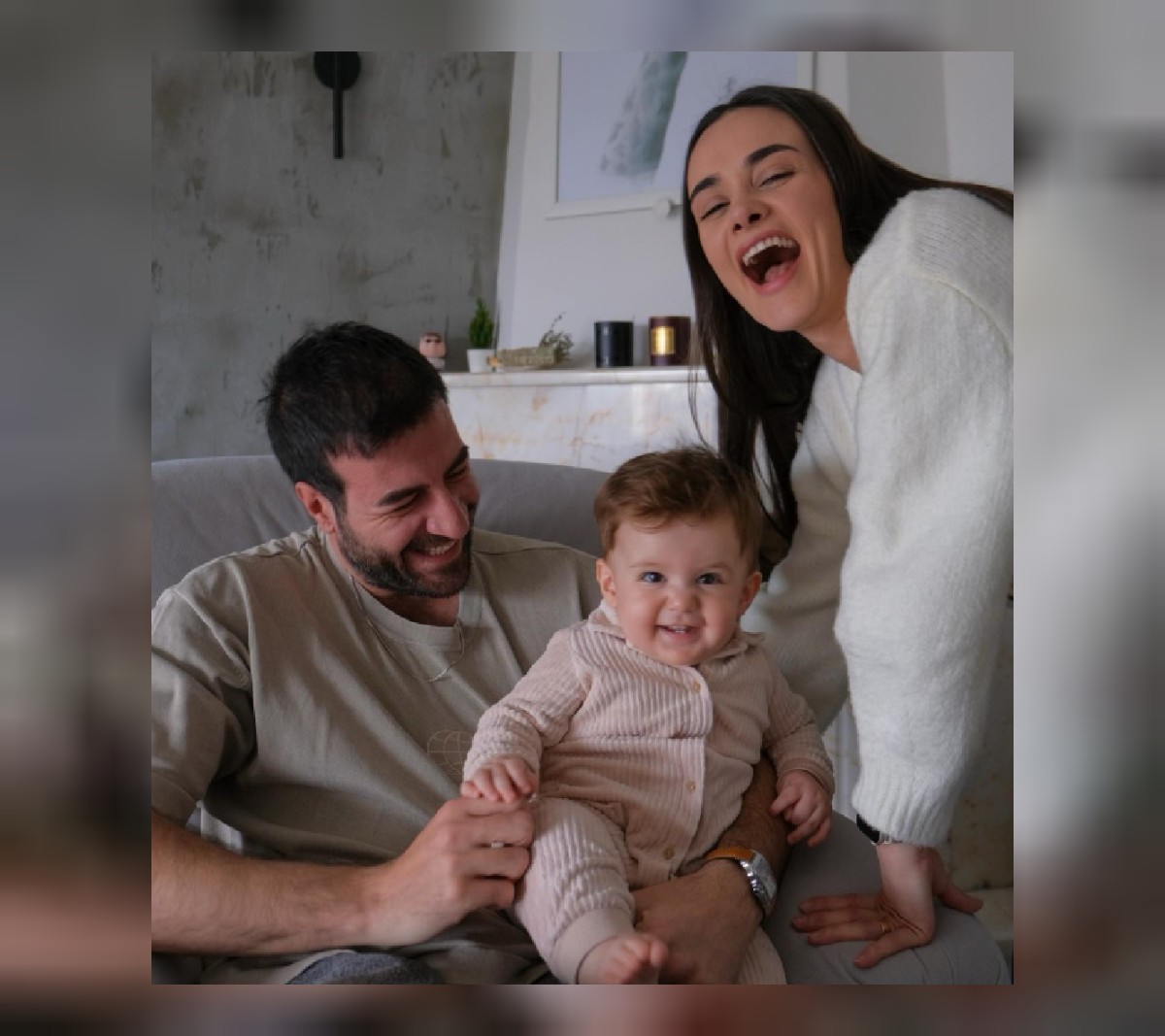 Hande Soral oğlunun yüzü