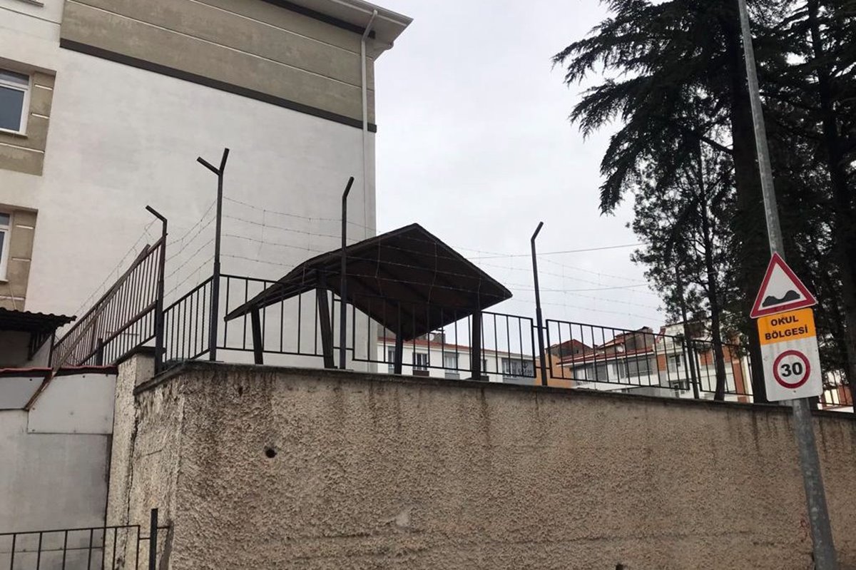 kantinden-yemek-yemeyen-ogrencilere-skandal-ceza-3