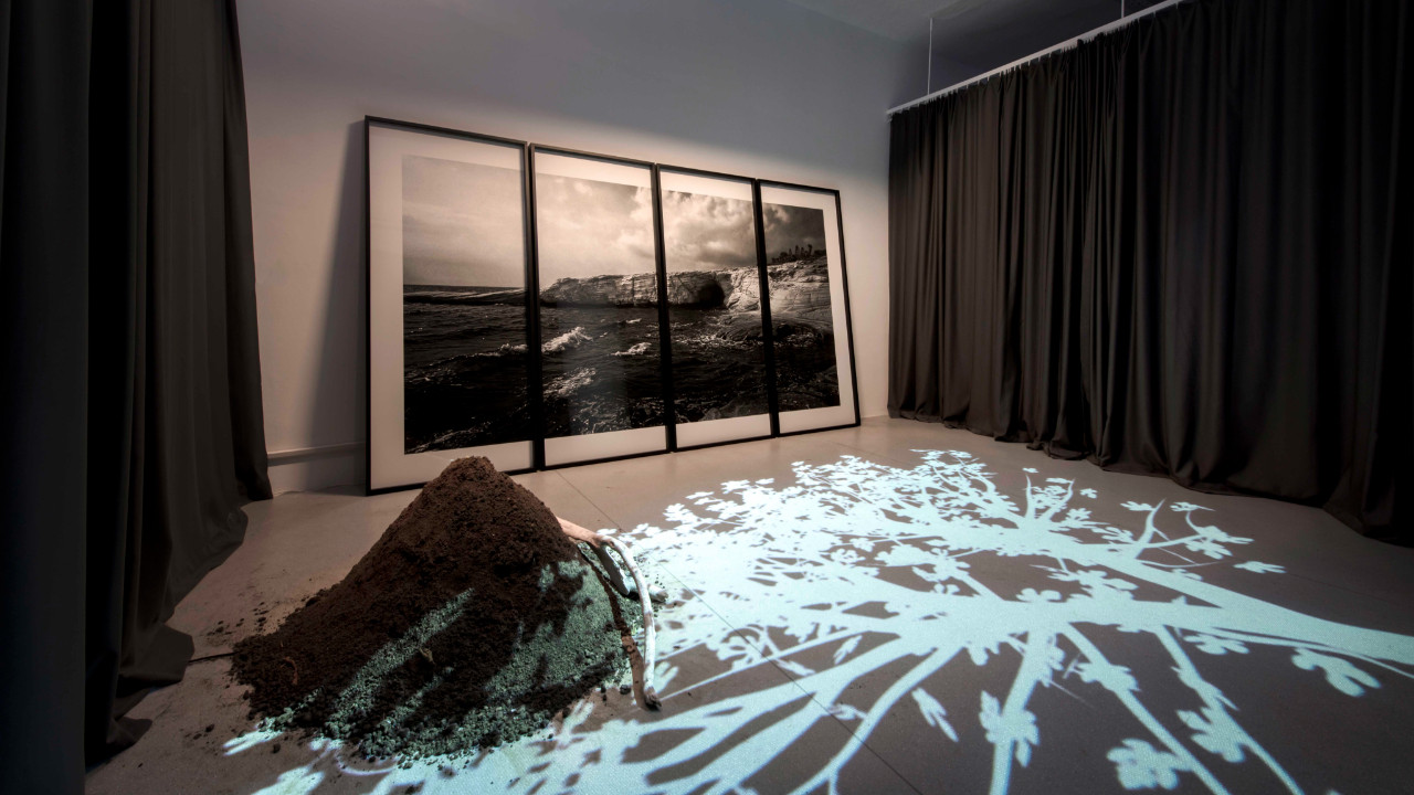 restorasyonu-tamamlandi-botter-apartmani-dusler-hakikatler-sergisiyle-misafirlerini-bekliyor-m2kk