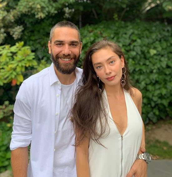 sefirin-kizinin-naresi-neslihan-atagul-annesinin-kopyasi-neslihan-atagulun-guzelligi-rus-annesinden-1592902849887