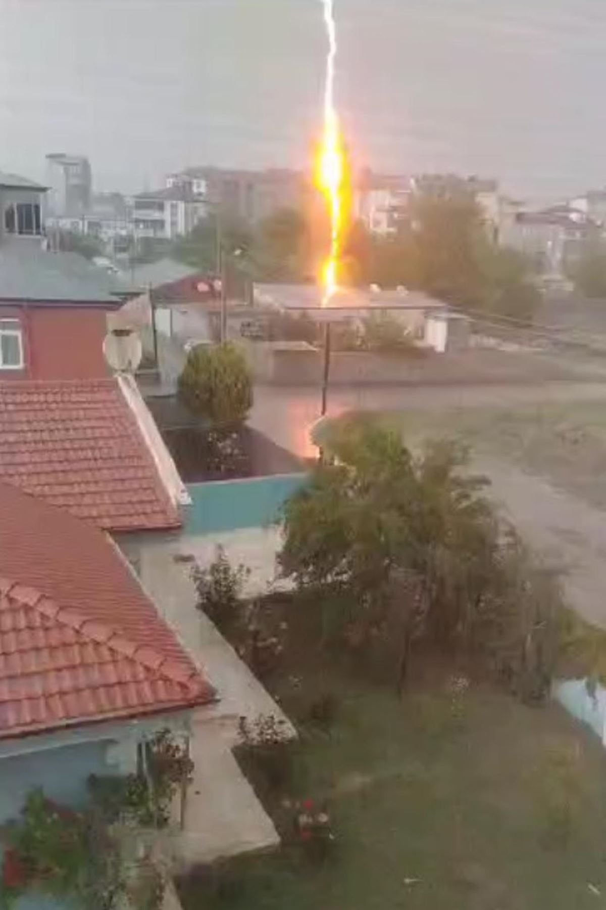 yildirim-dusme-ani-2