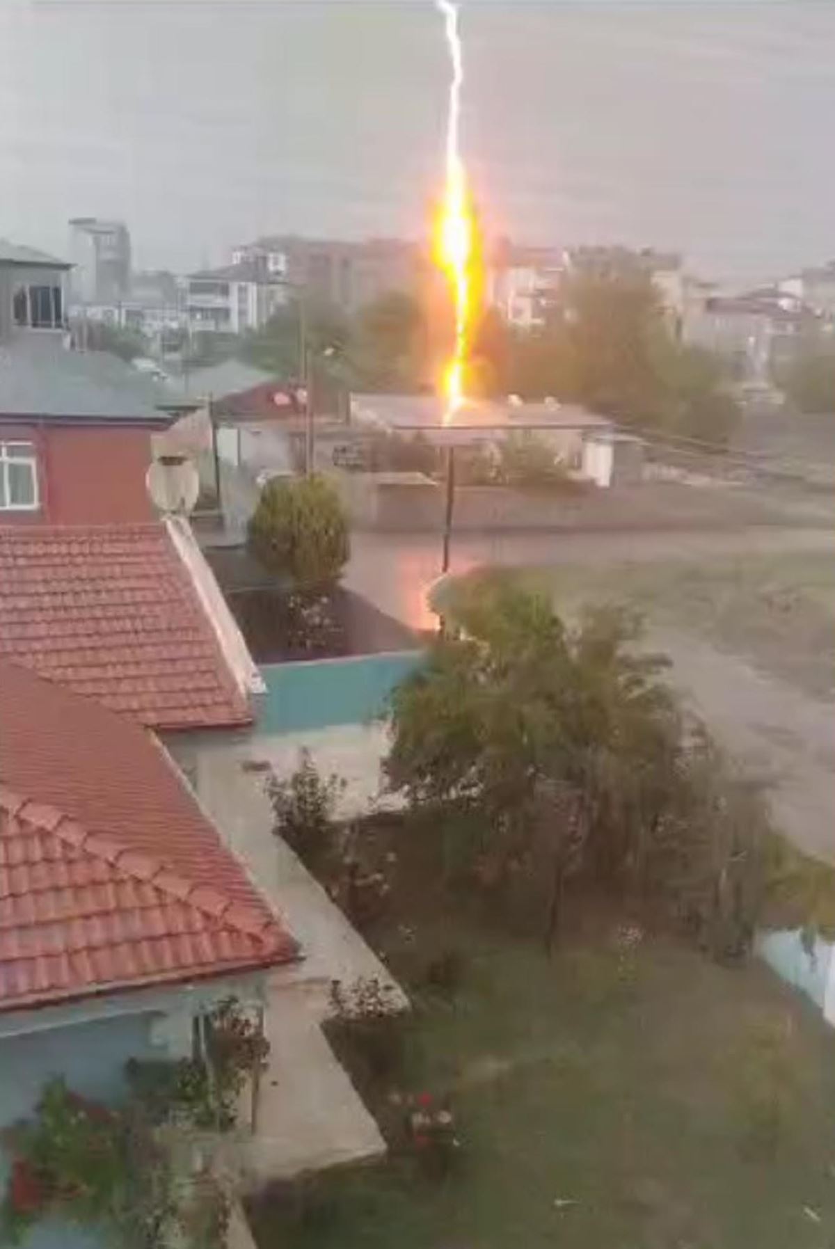 yildirim-dusme-ani-3