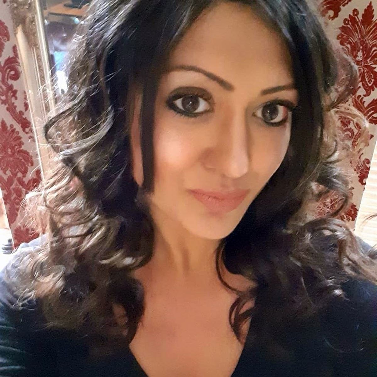 yuzunde-yumurta-patlayan-kadin-2