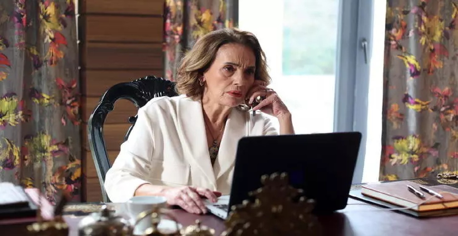 Nur Sürer yeni proje