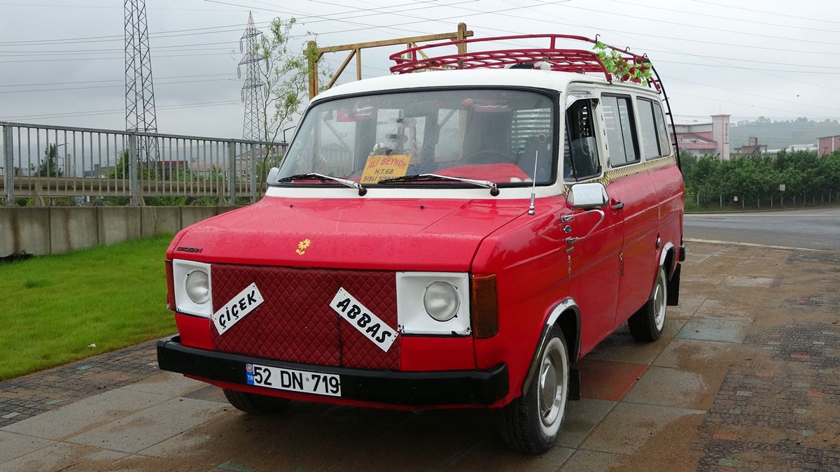 hurdadan-aldi-cicek-abbas-minibusu-yapti-2