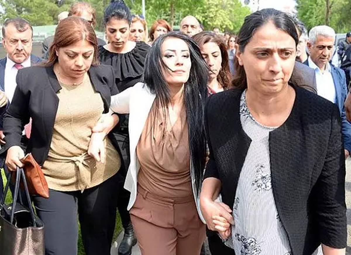 ayse-ogretmen-kimdir