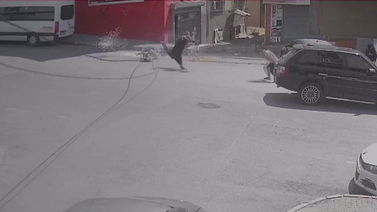 elektrik-kablosu-koptu-cocuklarin-uzerine-dustu-12