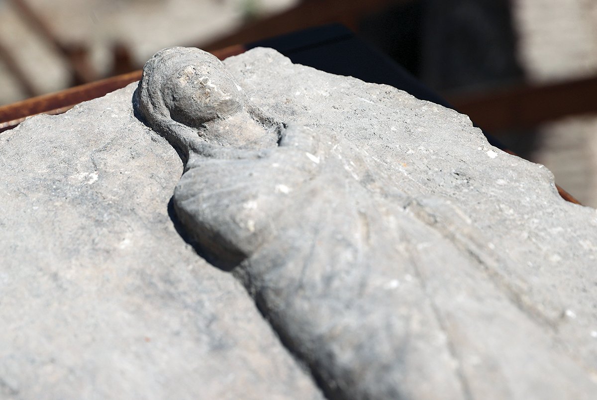 kar02-gobek1.jpg