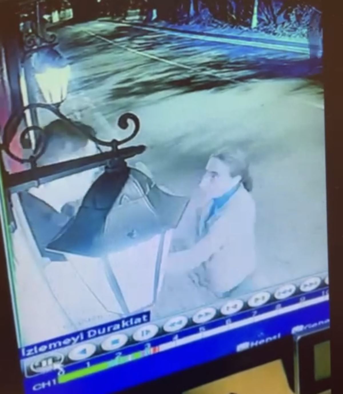 sezen-aksunun-takintili-hayrani-eve-zorla-girmeye-calisti-2