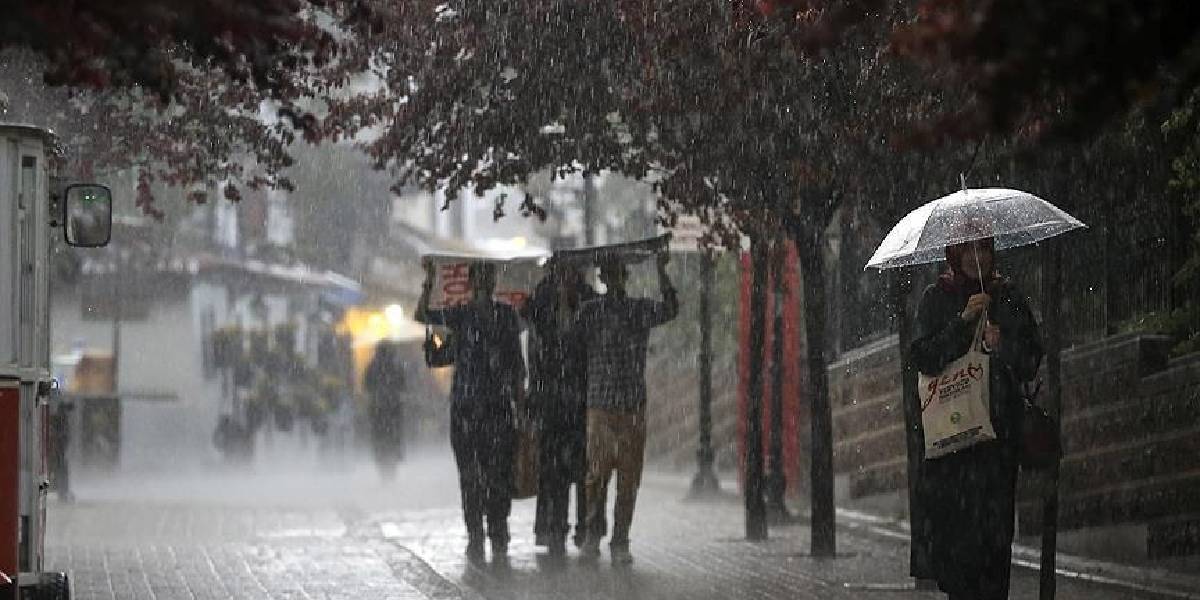 Meteoroloji'den o bölgelere sağanak yağış uyarısı! Türkiye'nin bir yanı kavruluyor bir yanı selle boğuşuyor