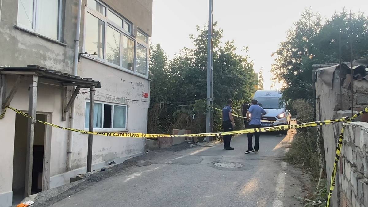 bazanin-altinda-kadin-cesedi-bulundu-5