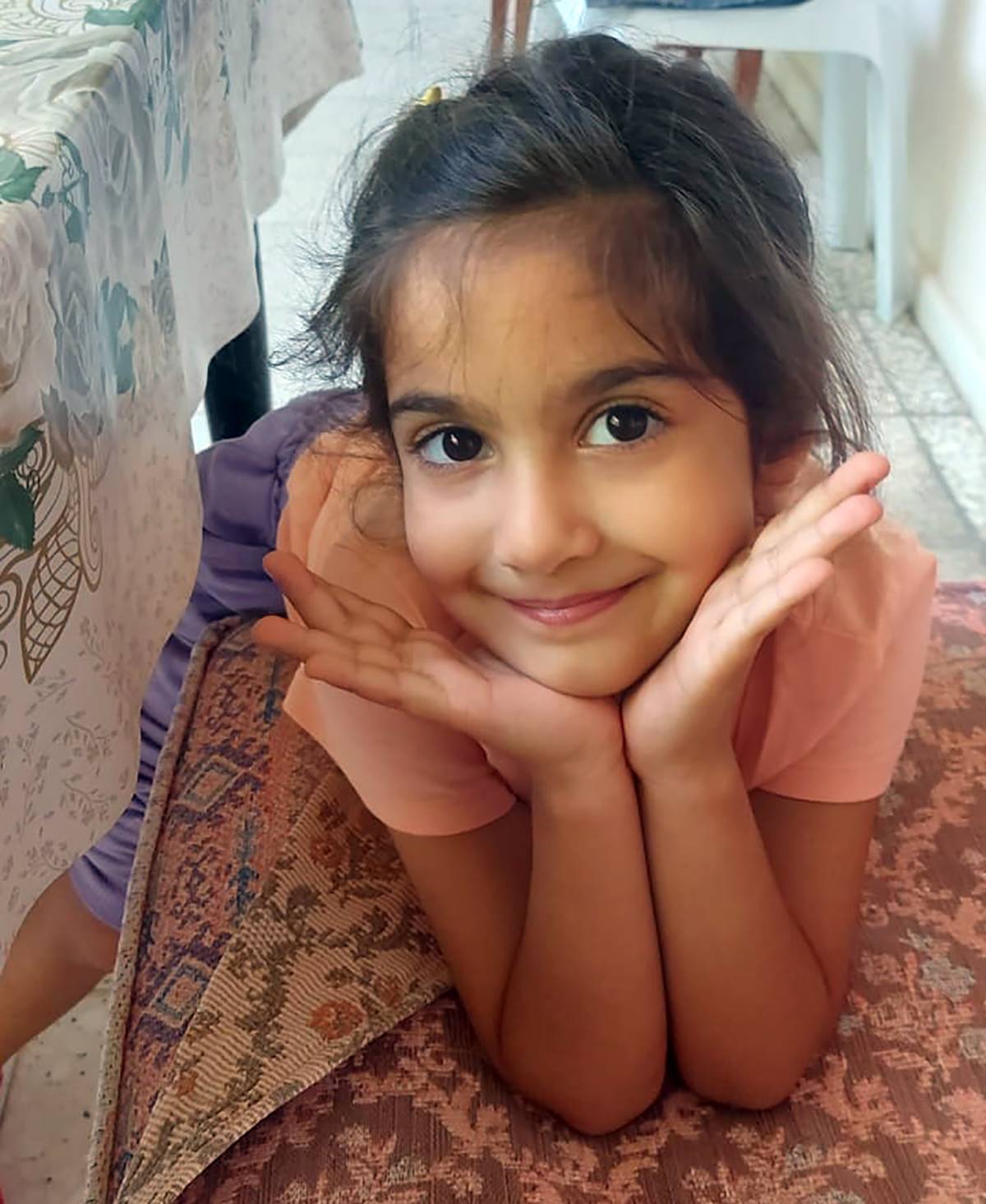 yorgun-mermi-kizin-sirtina-saplandi-2