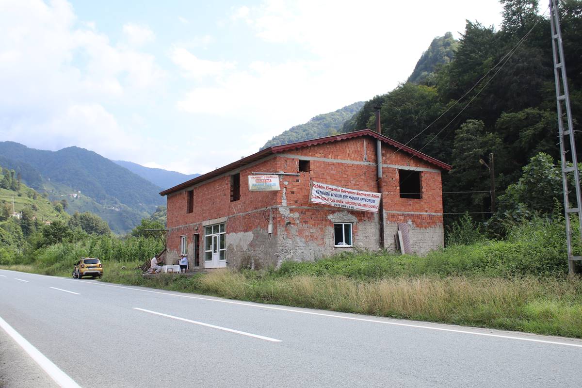 evlenmek-icin-pankart-yaptirdi-4