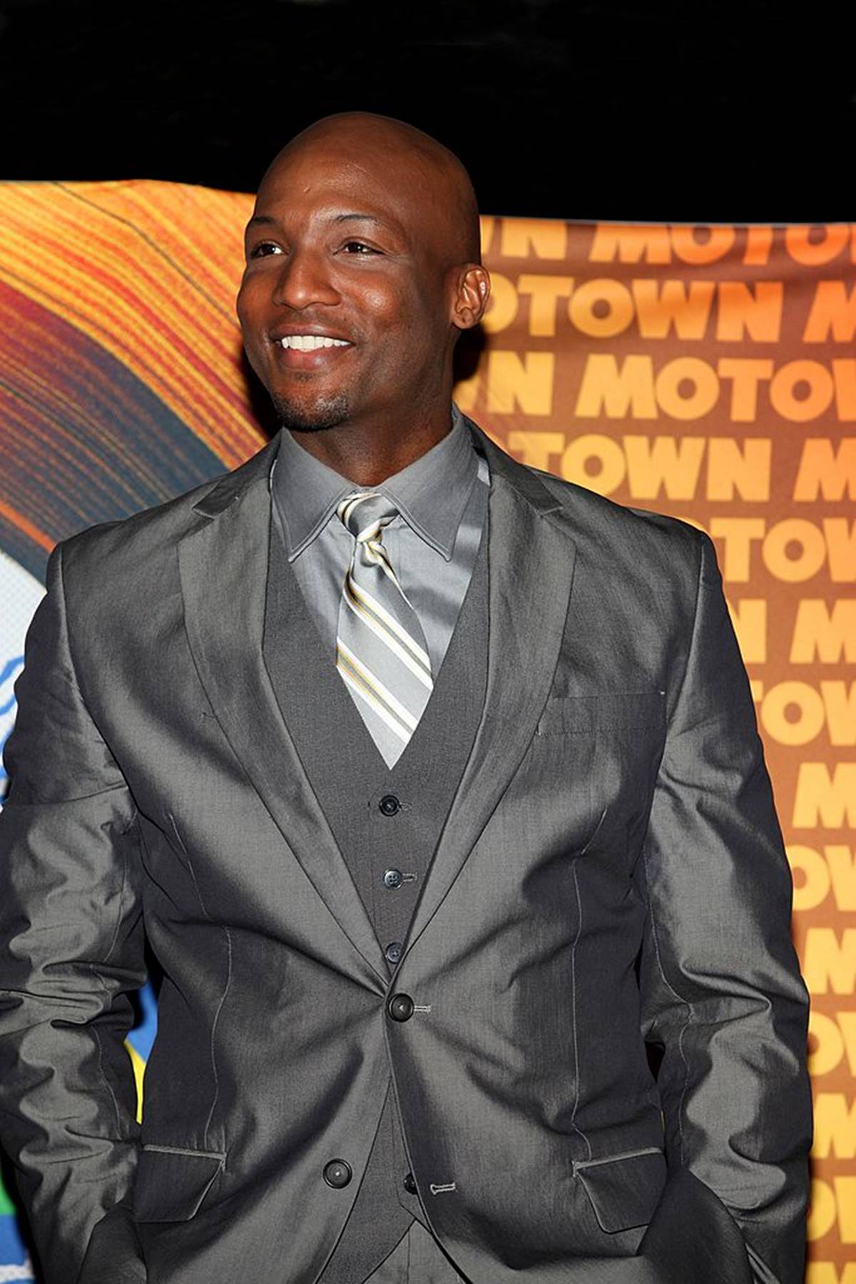 clifton-oliver-kimdir