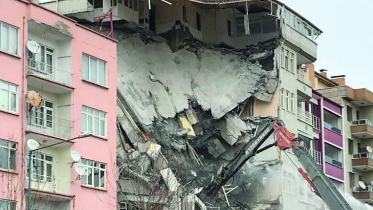 ghghgh-2023-08-15t100430-139-001