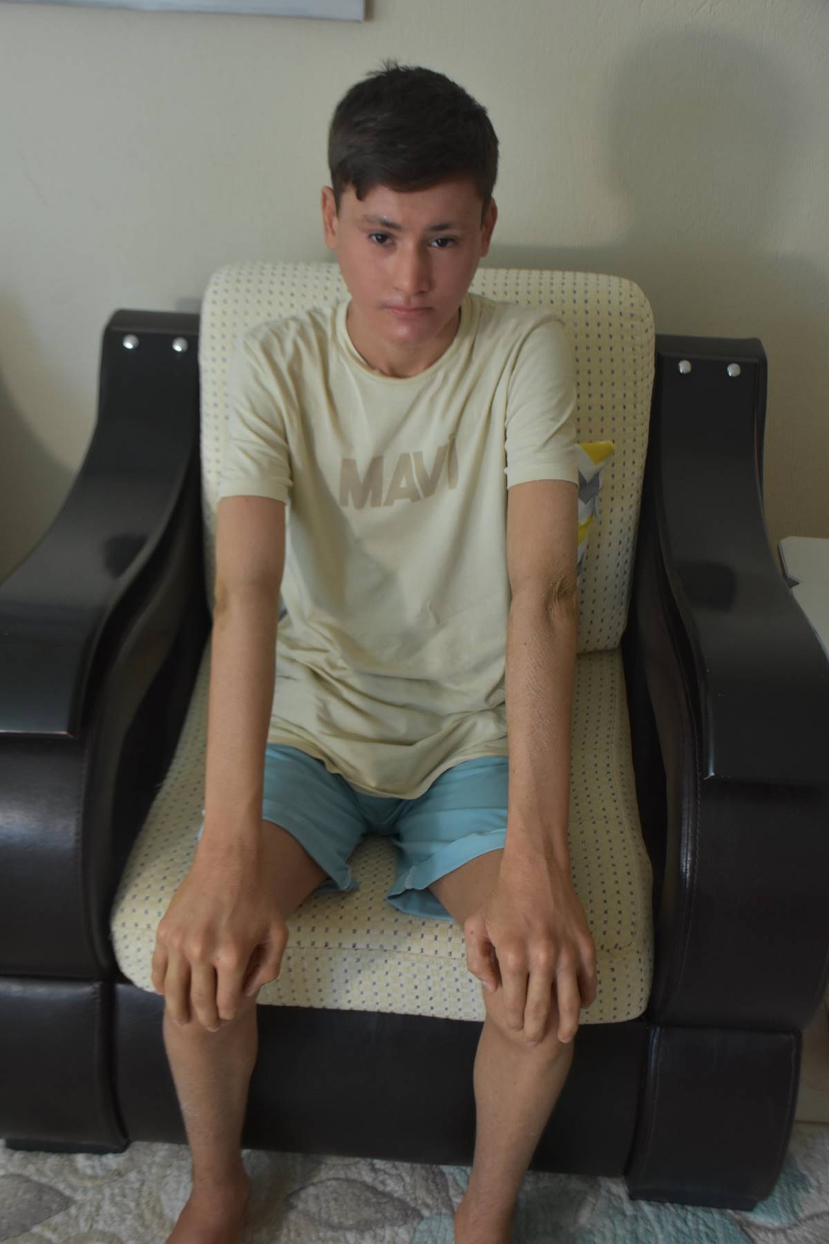 balik-pulu-hastasi-kayra-gunduzleri-evden-cikamiyor-9