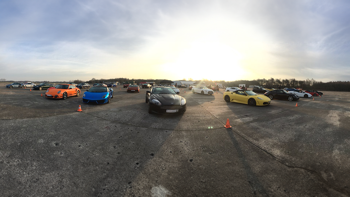 milyonluk-araclari-tasiyan-tir-takla-atti