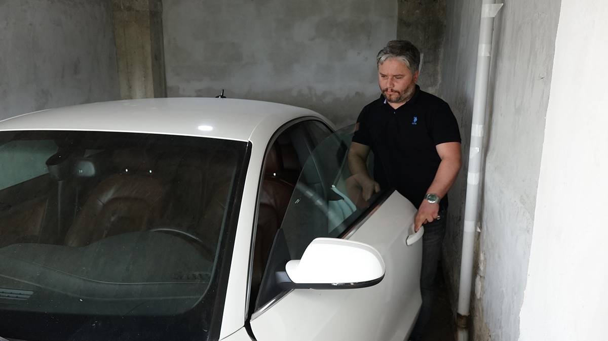 kopya-plakayi-degisti-garajdaki-aracina-yine-ceza-geldi-3