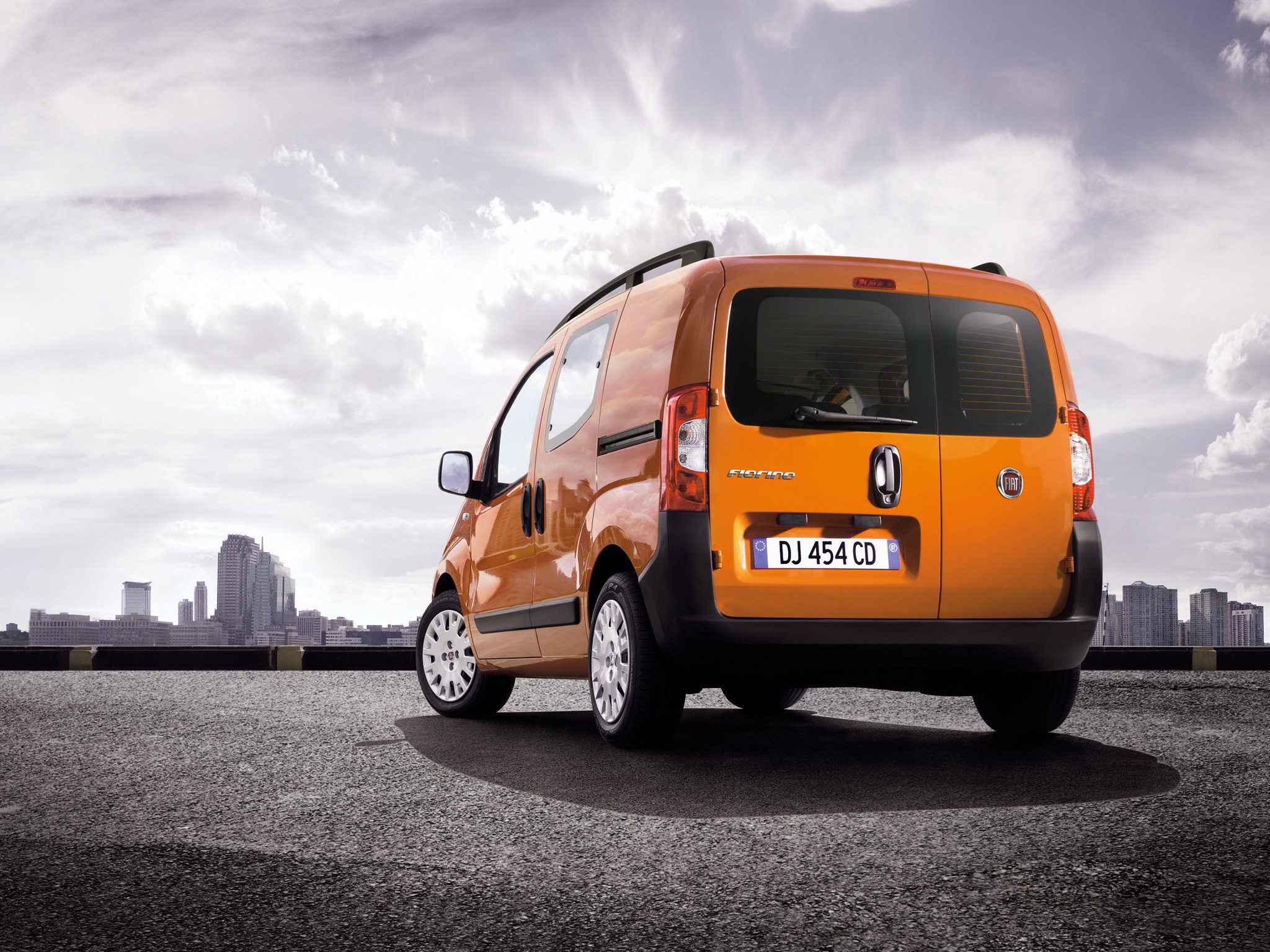 fiat-fiorino-kombi-van-5-dv-3-generation-1-4-at-73hp-3