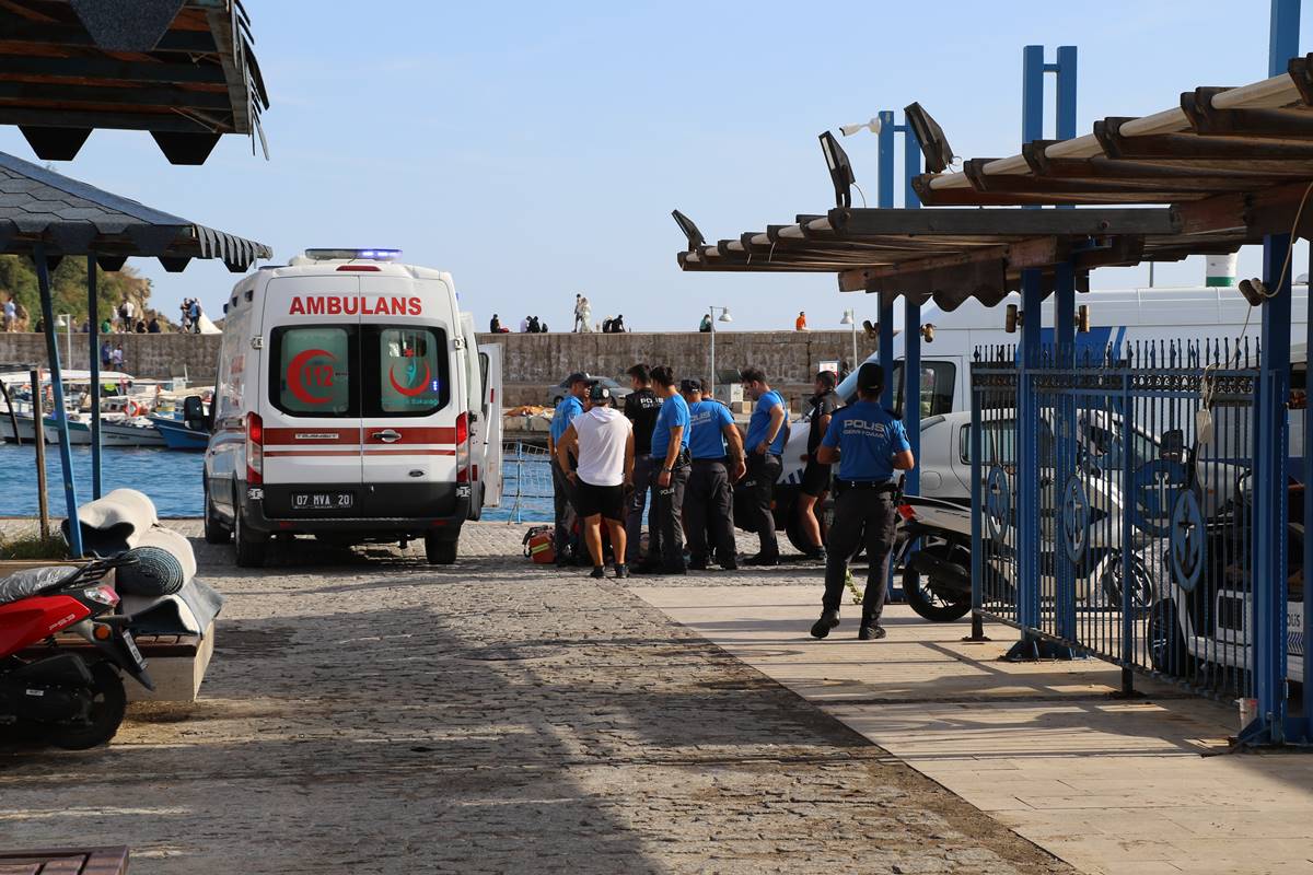 genc-kadin-denizde-olu-bulundu-3