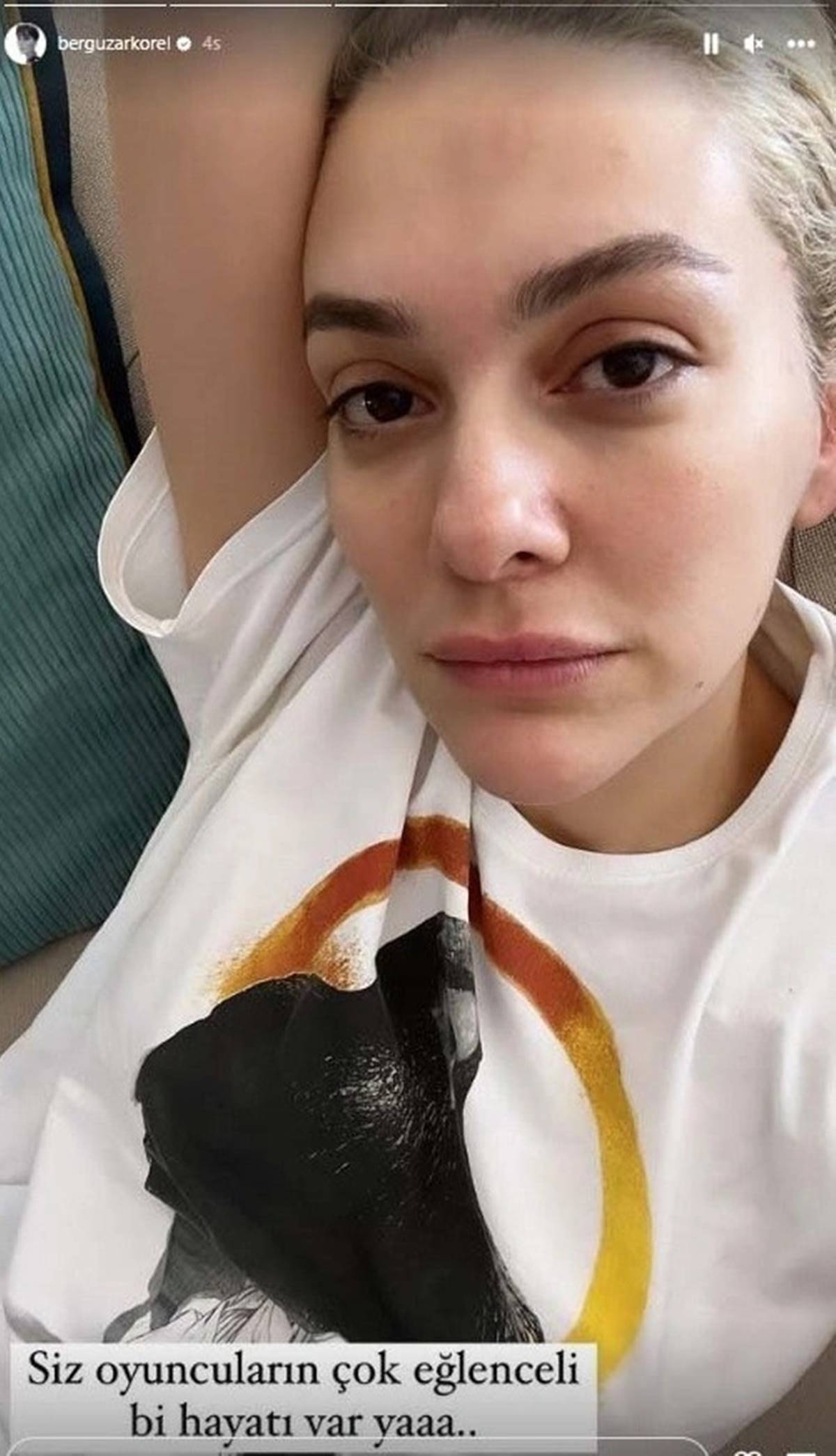 berguzar-korel-moraran-bacaklari-3