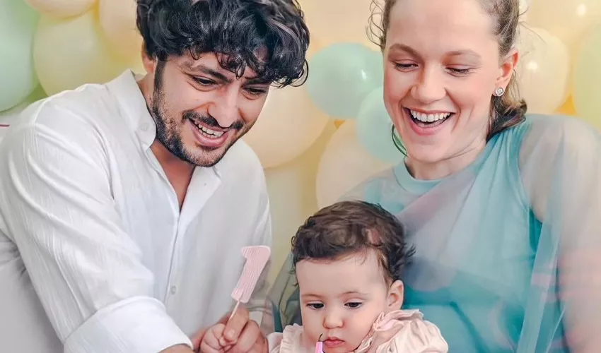 taner-olmez-baba-oluyor-3