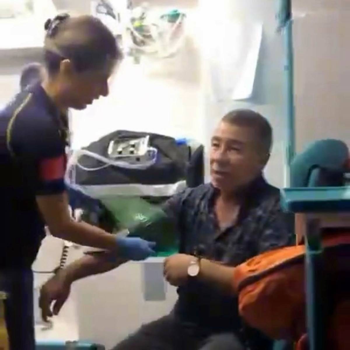 balkondan-evine-girmek-istedigi-esnada-sikisti-5