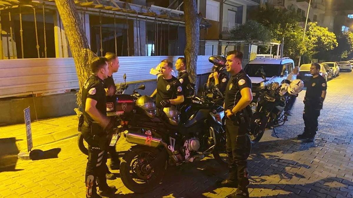 batakliga-saplandim-dedi-tekel-bayii-onunde-alkol-alirken-bulundu-4