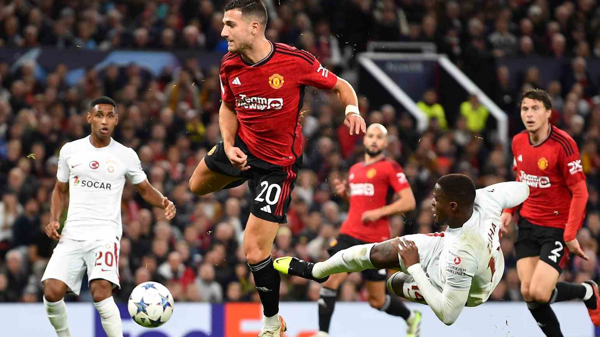 Cimbom Deplasmanda Geriden Gelerek Manchester United'ı Mağlup Etti