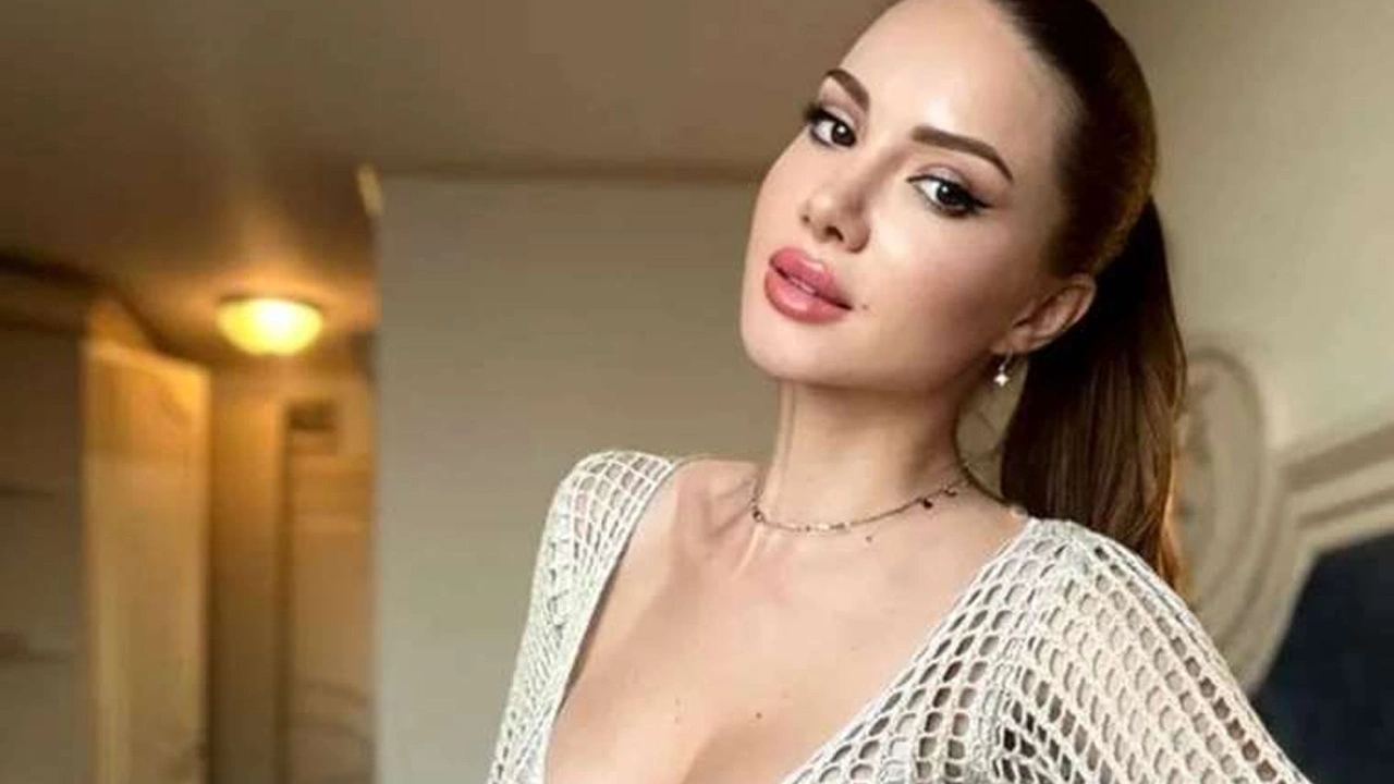 romanyali-sarkici-otilia-turk-sevgilisi-ile-evlendi-sage