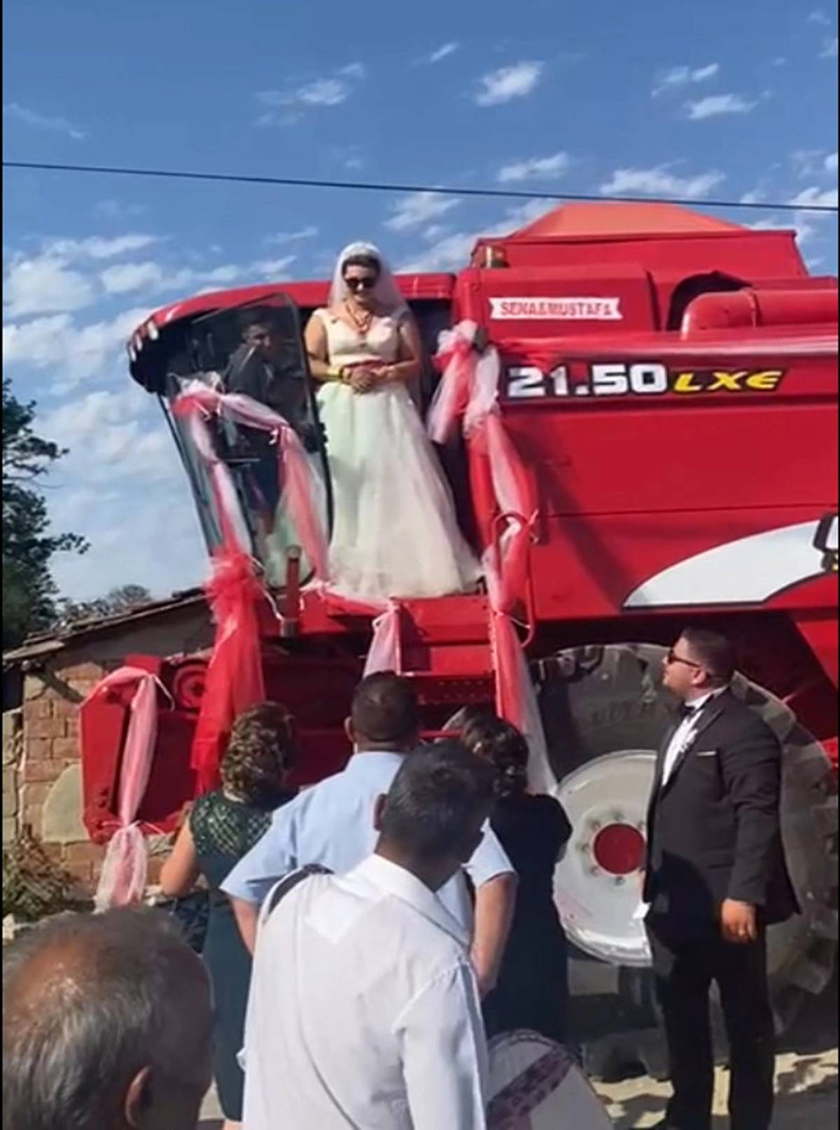 bicerdover-gelin-arabasi-oldu-4