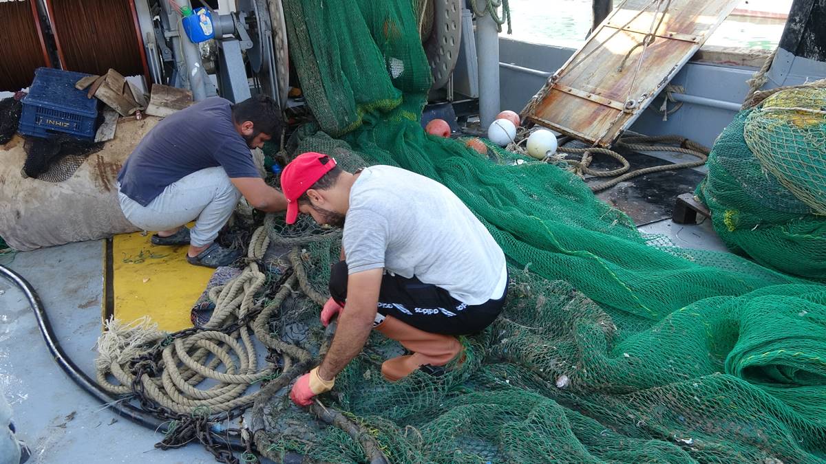 balikci-agina-cuval-cuval-pirinc-takildi-3