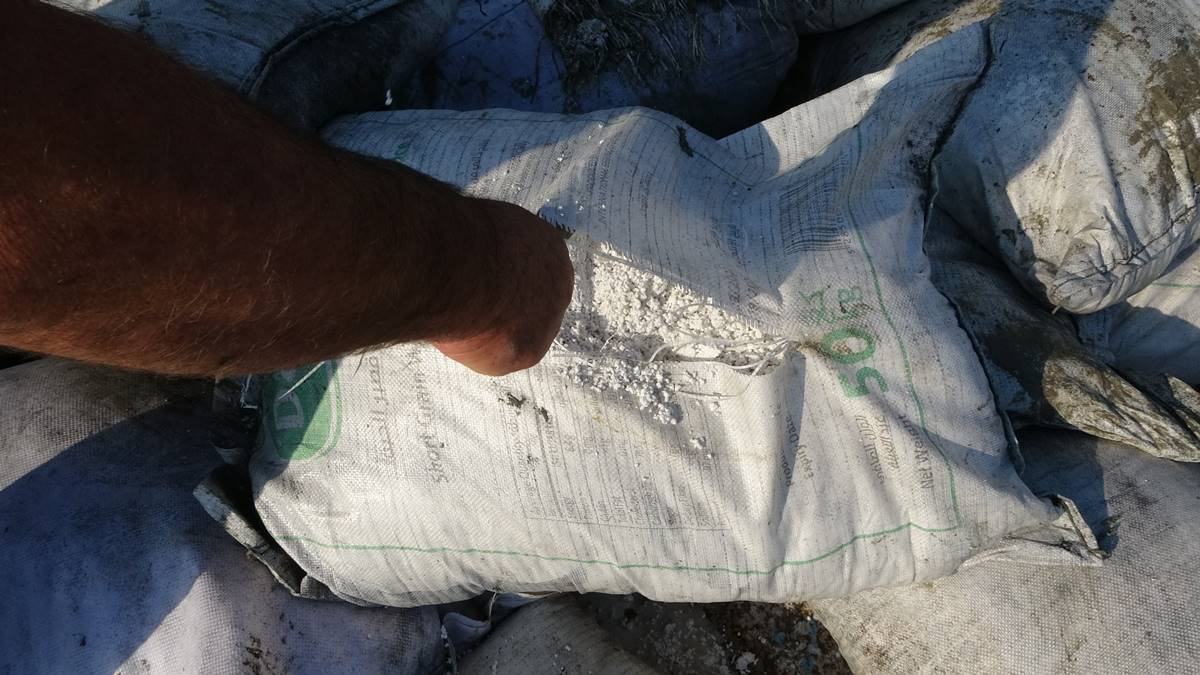 balikci-agina-cuval-cuval-pirinc-takildi-5