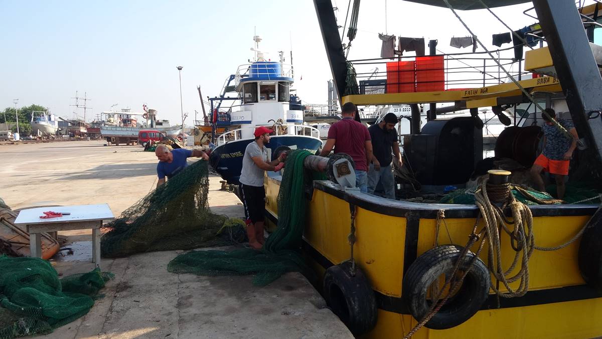 balikci-agina-cuval-cuval-pirinc-takildi-8