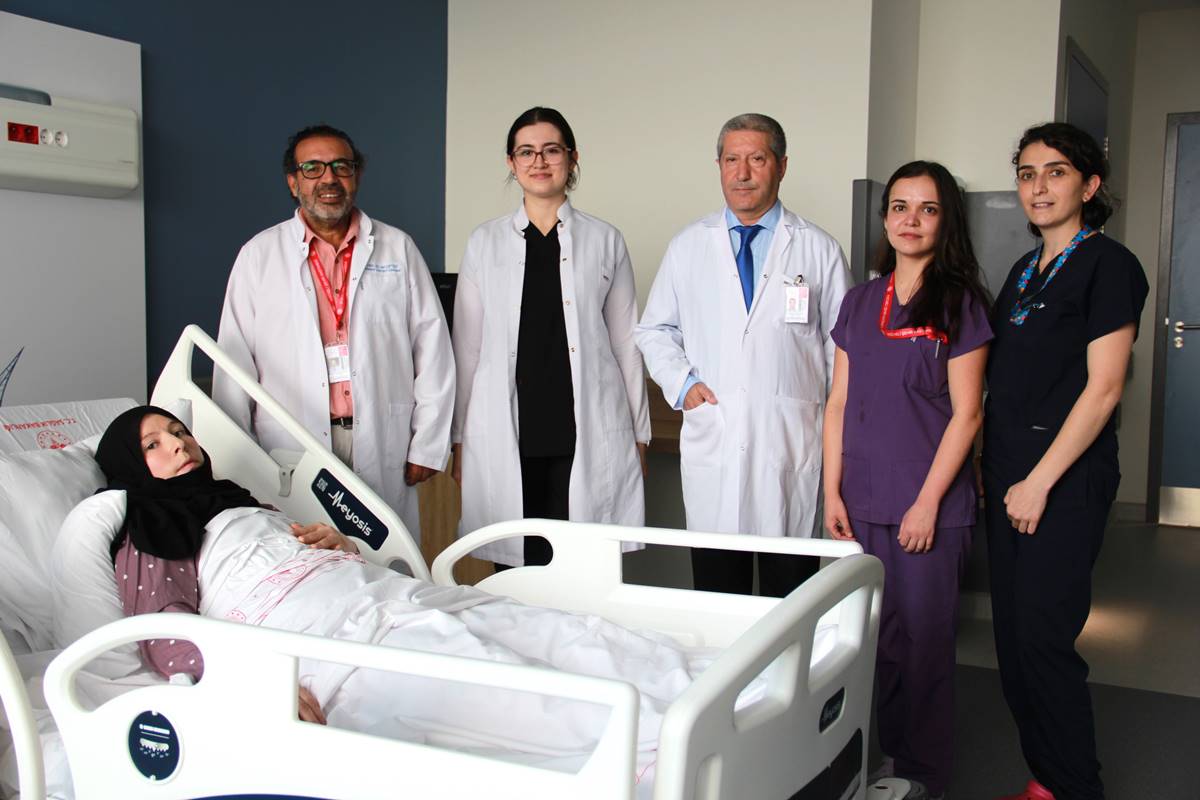 hamile-oldugunu-saniyordu-karnindan-15-kilo-kist-cikti-2