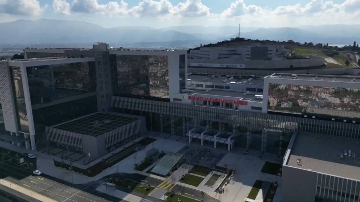 hamile-oldugunu-saniyordu-karnindan-15-kilo-kist-cikti-6