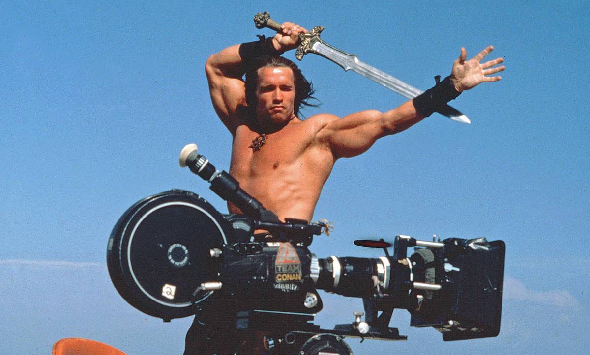 arnold-schwarzenegger-barbar-conan-olu-akbabayi-isiriyor-3