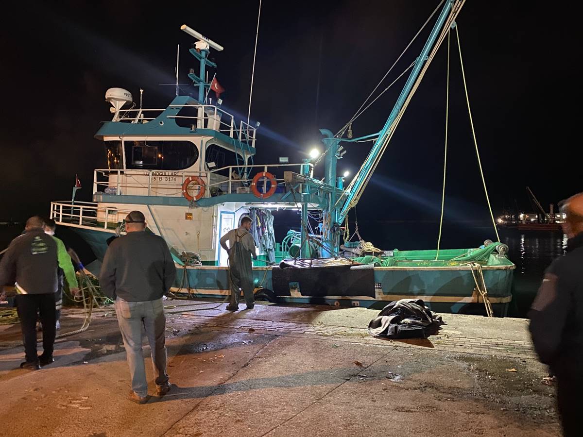 samsun-canik-balikci-agina-ceset-takildi-3