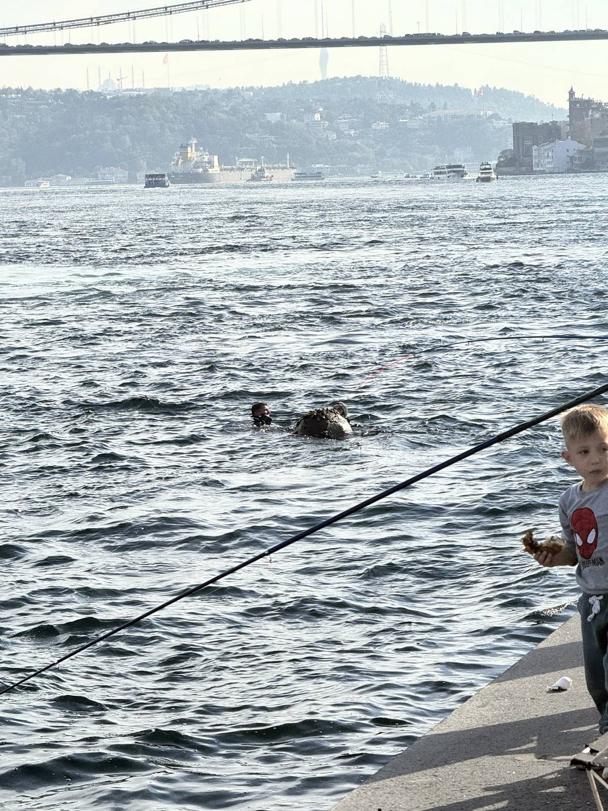 istanbul-bogazinda-mayin-zannedilen-cisim-tonoz-samandirasi-cikti-4-001