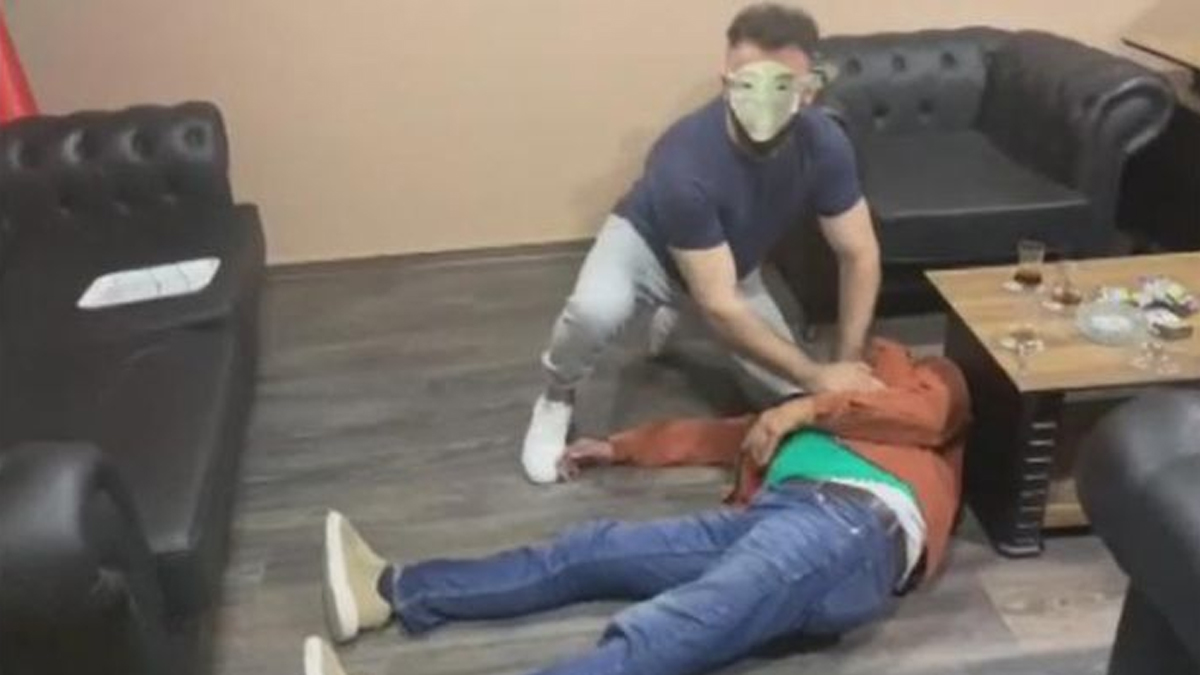 İŞKENCE EDİP VİDEOYA ÇEKTİLER 