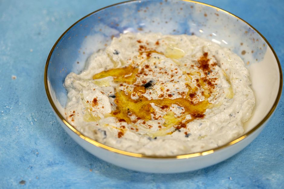 karamelize-soganli-cips-sosu-nasil-yapilir